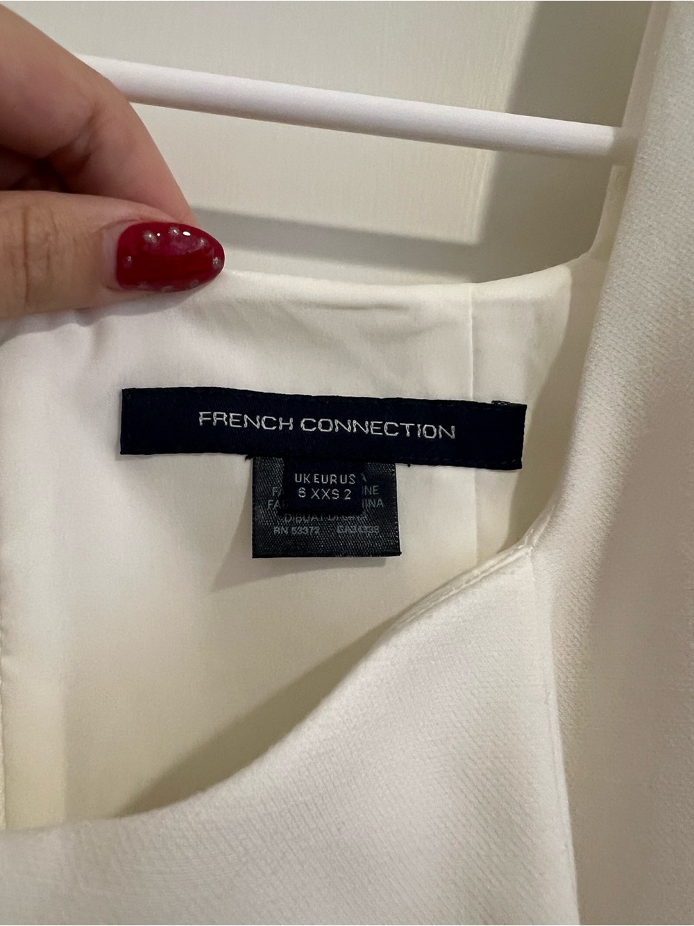 French Connection Berina Whisper Shift Dress in White - Picture 3 of 5